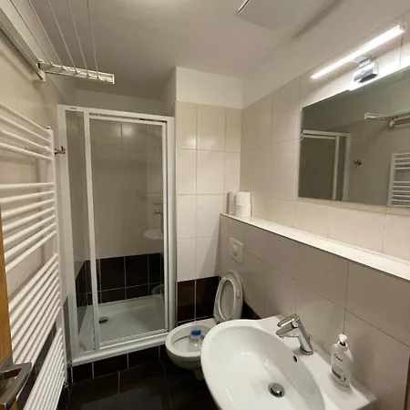 דירה - Resident הַרָכוֹב